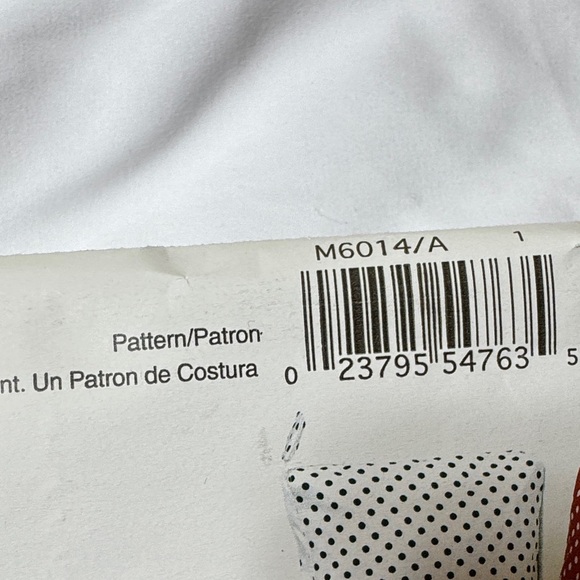 Stylish Women's Tote Bag Pattern by McCall's - Picture 3 of 6